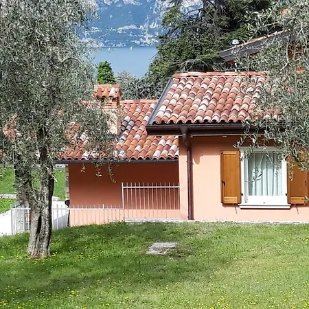 Pia Villa *